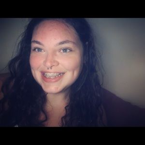 Meet your Posher, Alexandrea